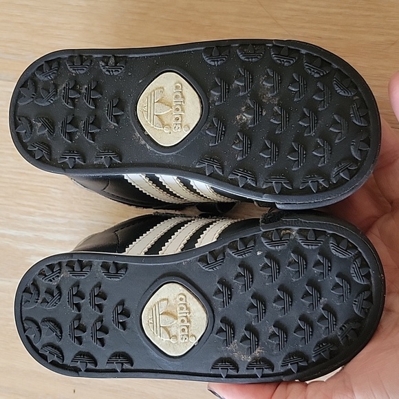 Adidas size 5K toddler sneakers - Picture 6 of 6